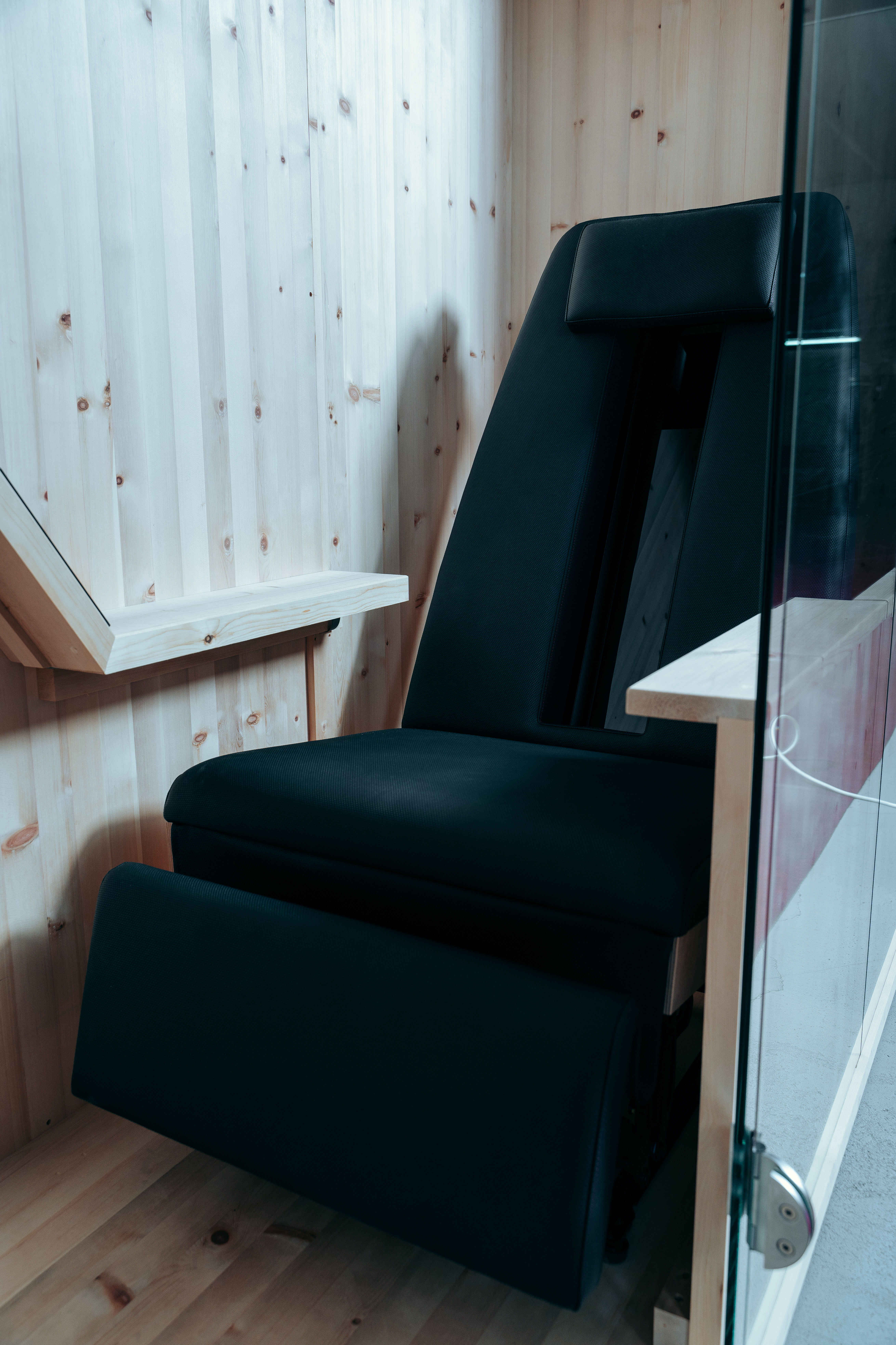 Infrarotkabine aus Zirbenholz Modell AURA 1 Relax